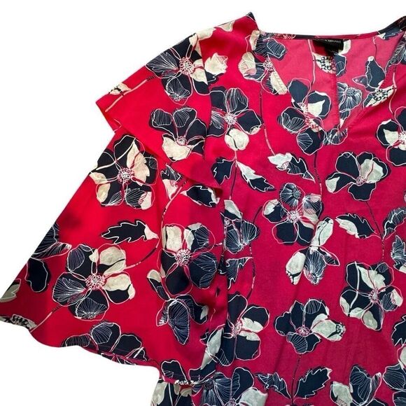 Lane Bryant Floral Flounce Blouse Women’s 26/28 V-neck Red Navy - Picture 2 of 12